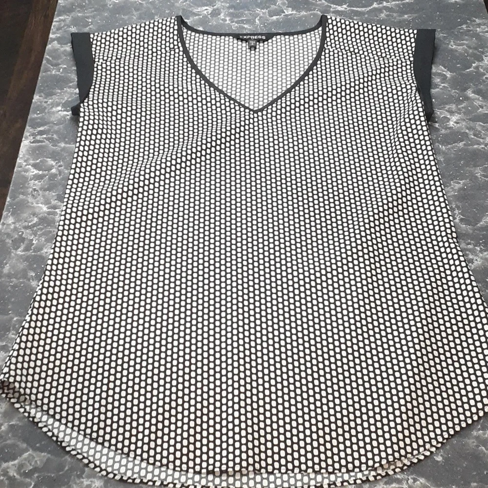 Patterned Top - Picture 2 of 5